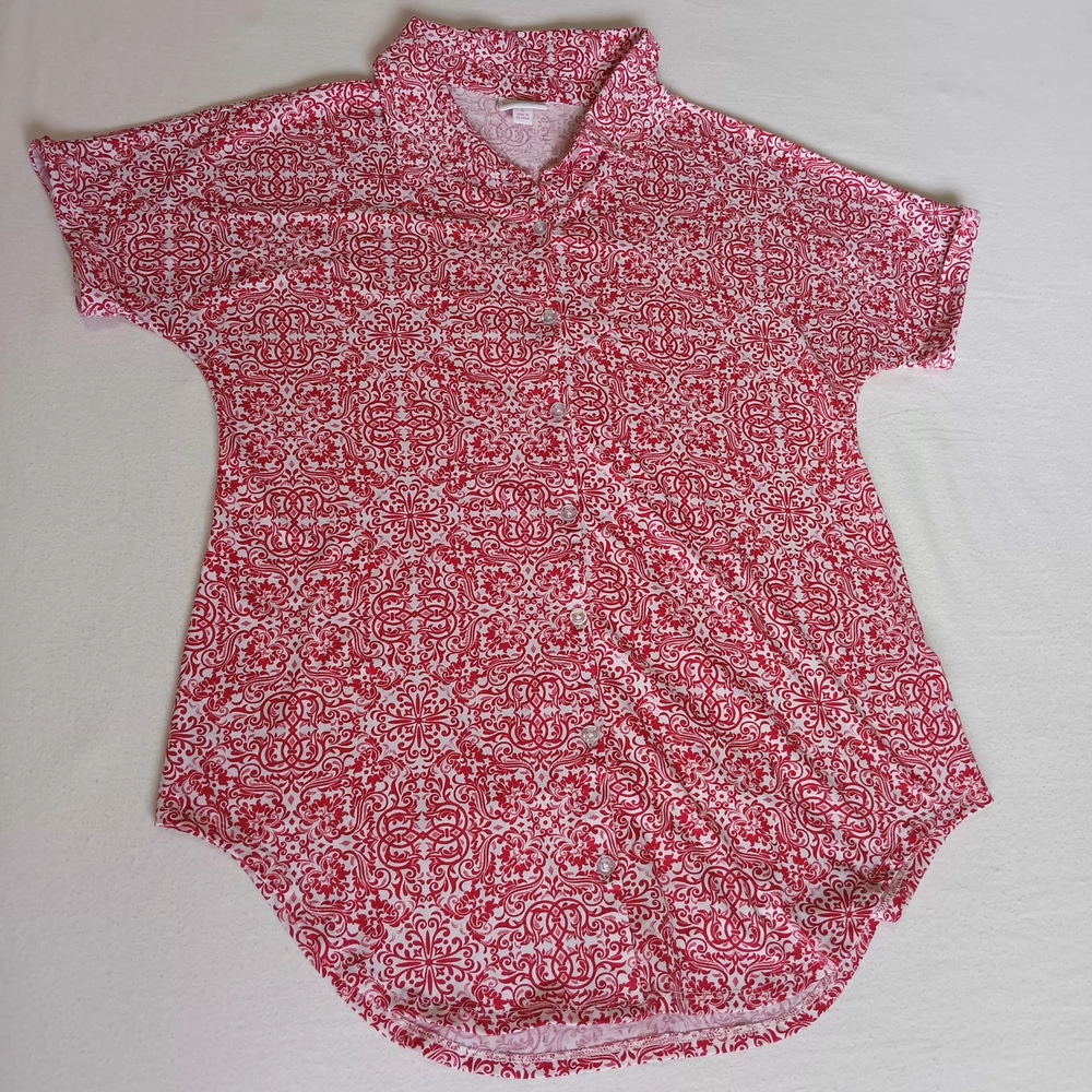LuLaRoe Charlie Short Sleeve Button Front Top Red White Geometric Size Small